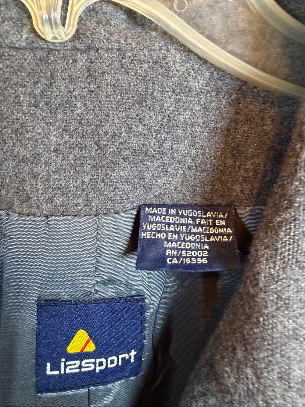 Lizsport Women's Gray Wool-Blend Blazer with Gold Buttons. Size 4 - Picture 3 of 4